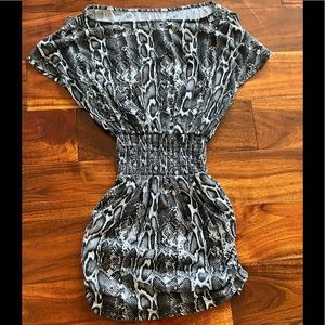 Size small women/juniors animal print shirt